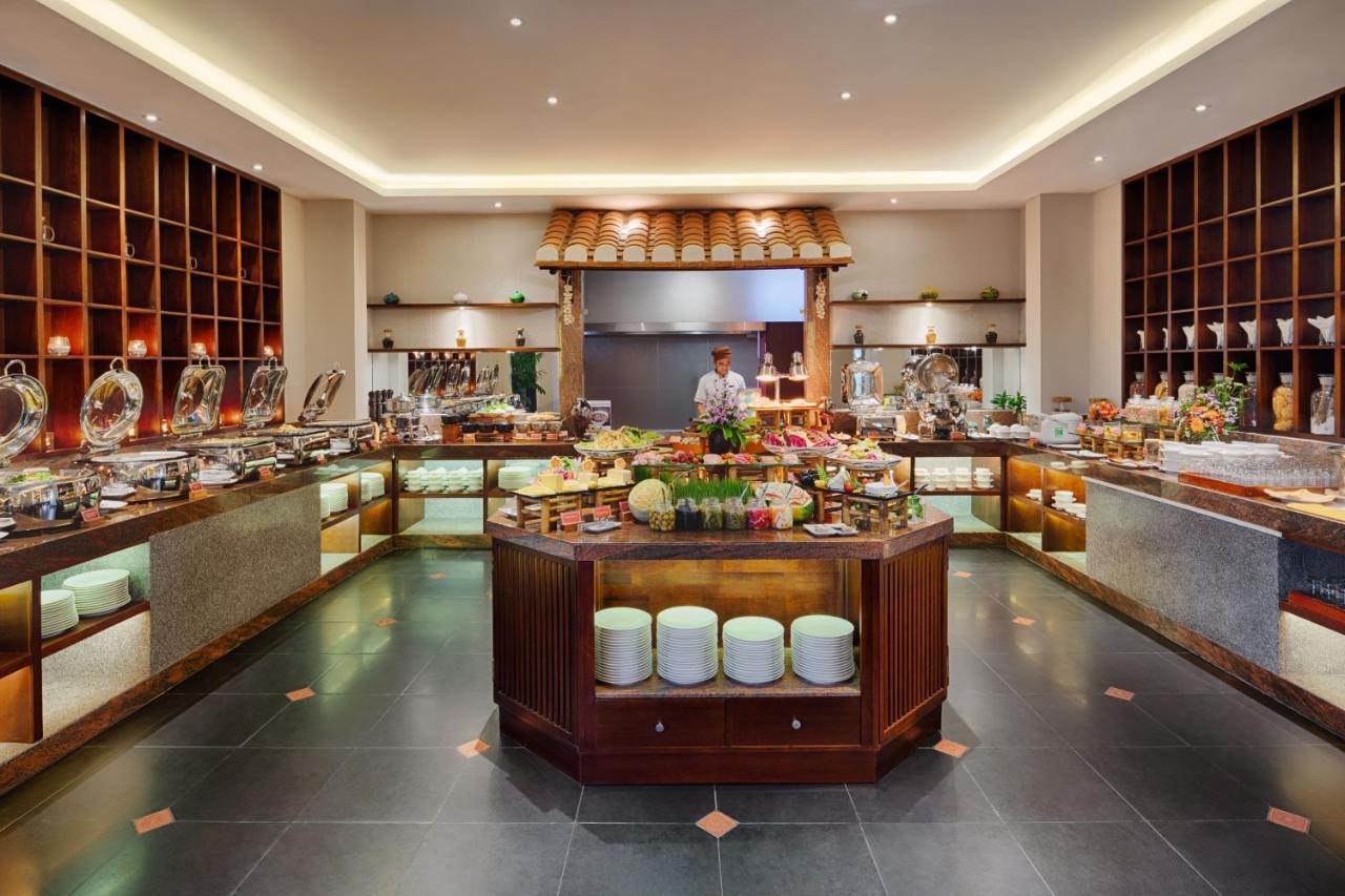 Rivertown Hoi An Resort & Spa Екстериор снимка The buffet at the hotel