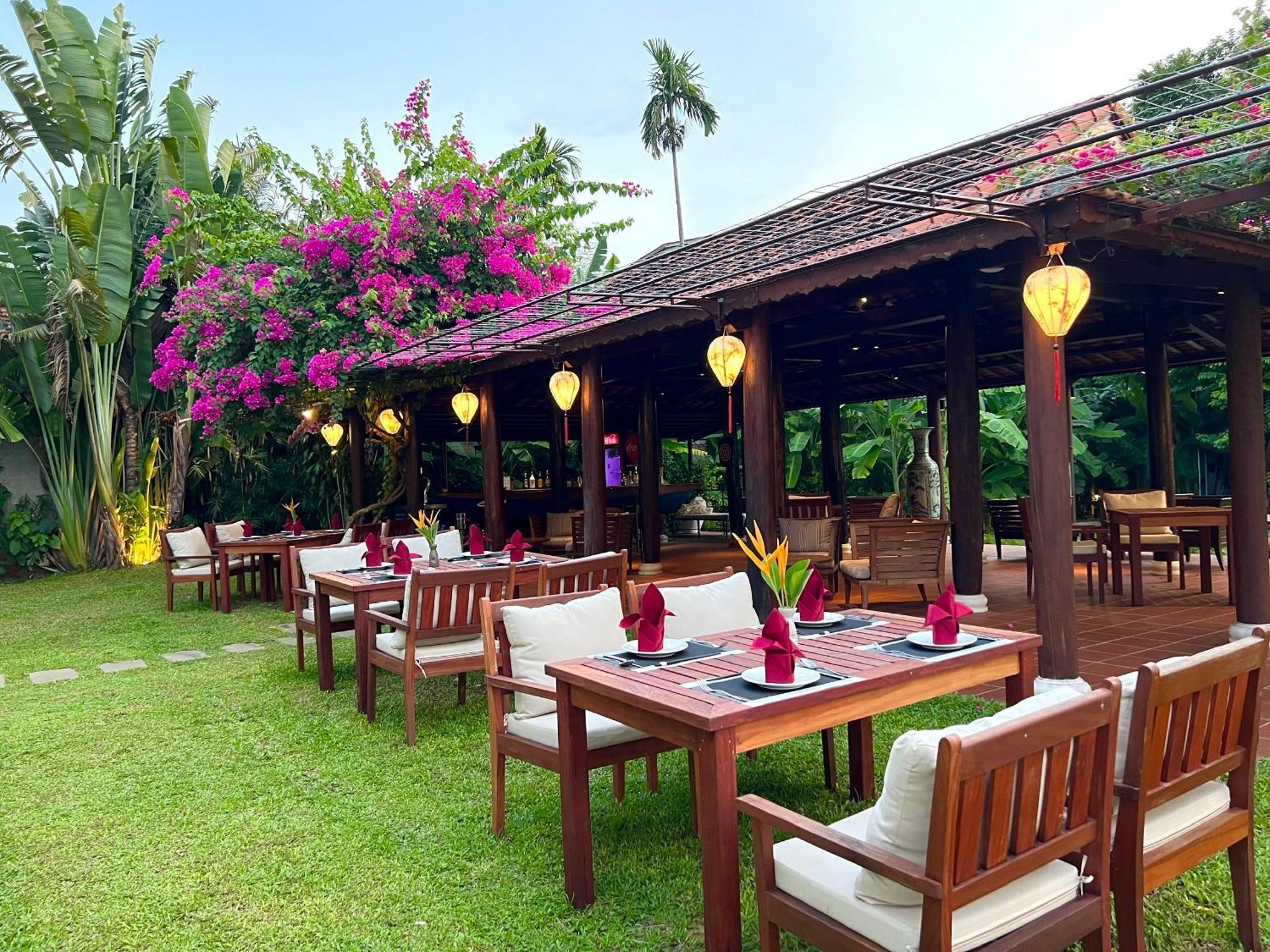 Rivertown Hoi An Resort & Spa Екстериор снимка The restaurant at the resort