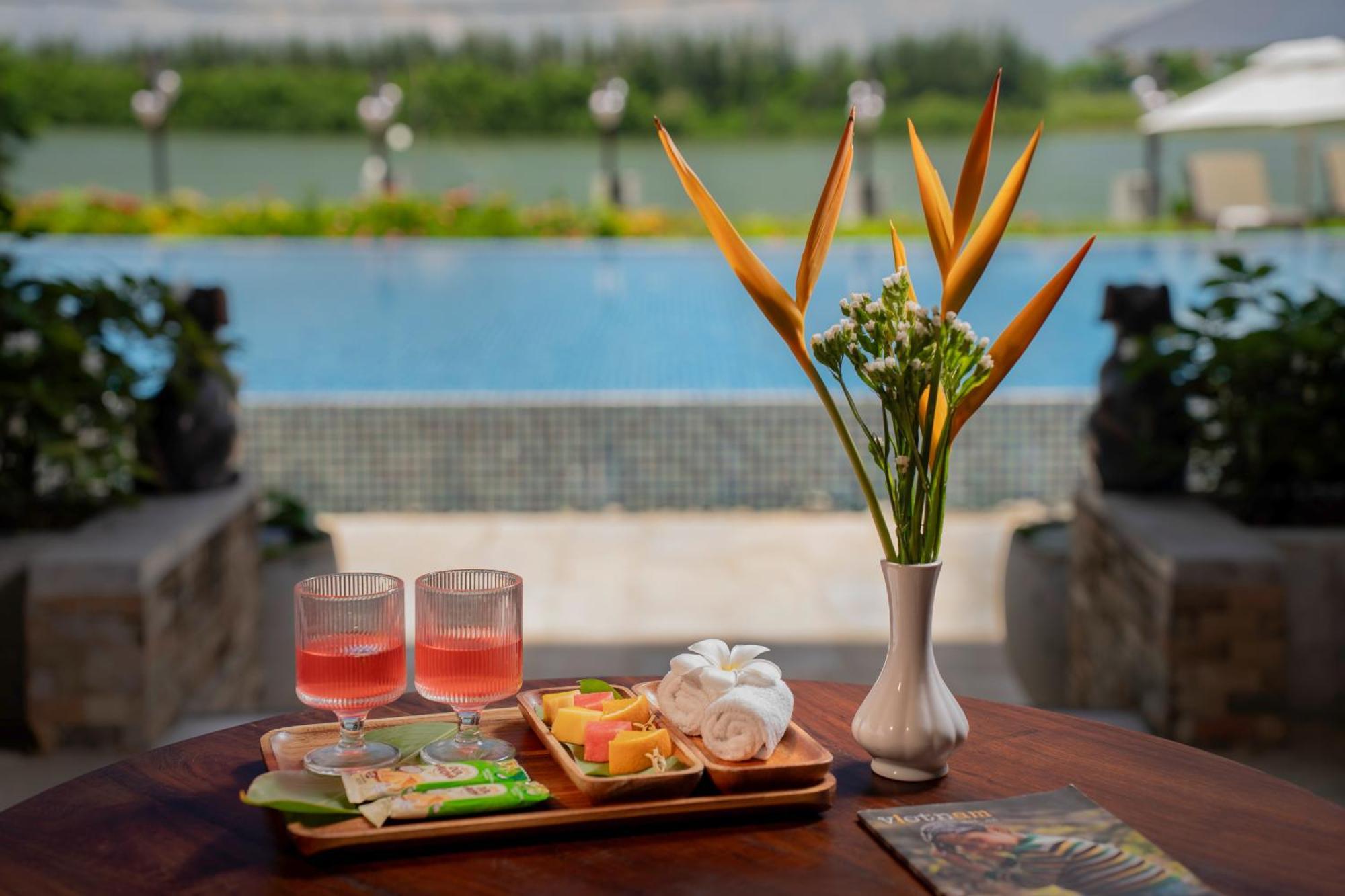 Rivertown Hoi An Resort & Spa Екстериор снимка The pool at the hotel